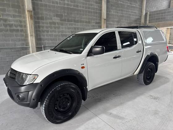 MITSUBISHI L200 TRITON 3.2 GL 4X4 CD 16V TURBO INTERCOLER DIESEL 4P MANUAL